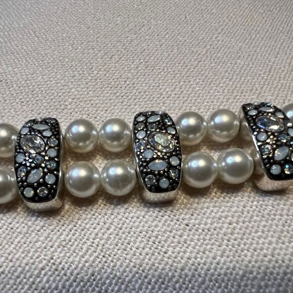 Bracelet and earring set crystal embellished double row faux pearl silver toned - Picture 4 of 9